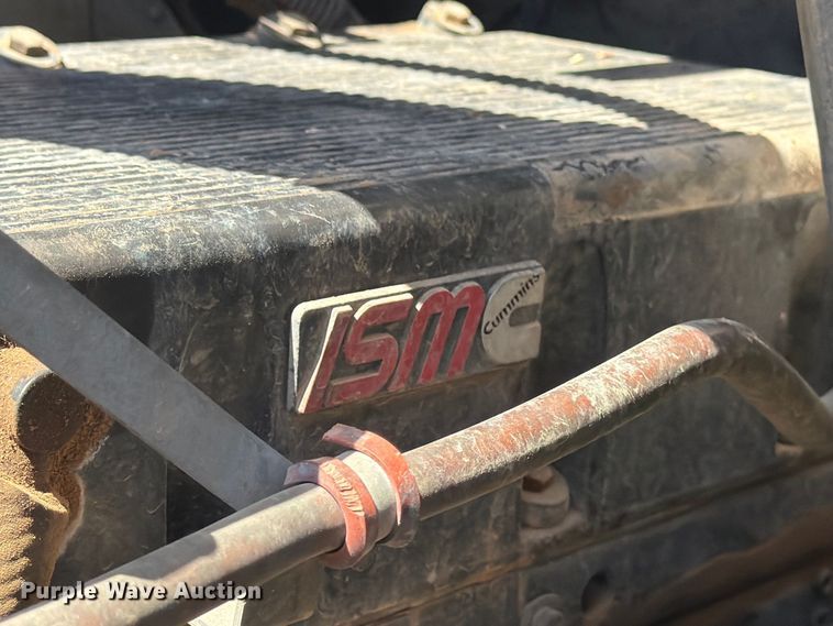 image for item EP7555 1999 International 9100 semi truck