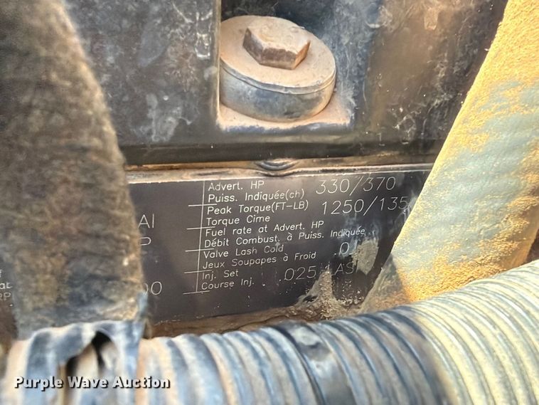 image for item EP7555 1999 International 9100 semi truck