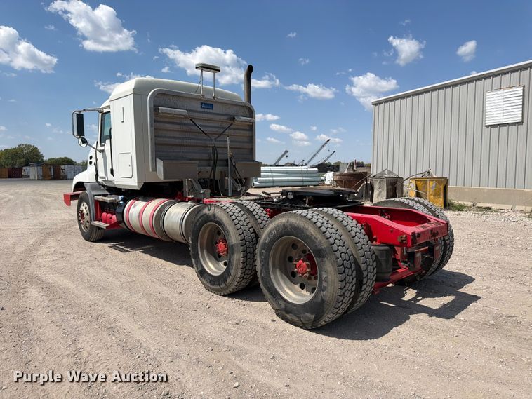 image for item EP7579 2013 Mack CXU613 semi truck