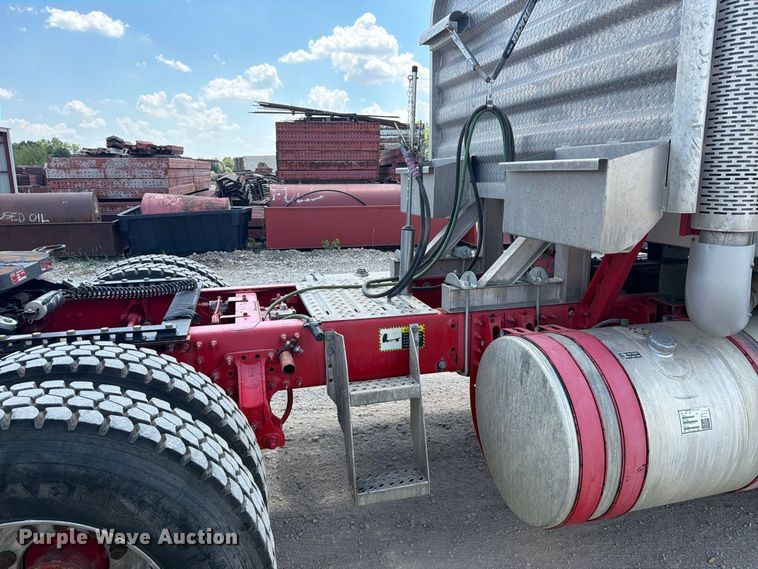 image for item EP7579 2013 Mack CXU613 semi truck