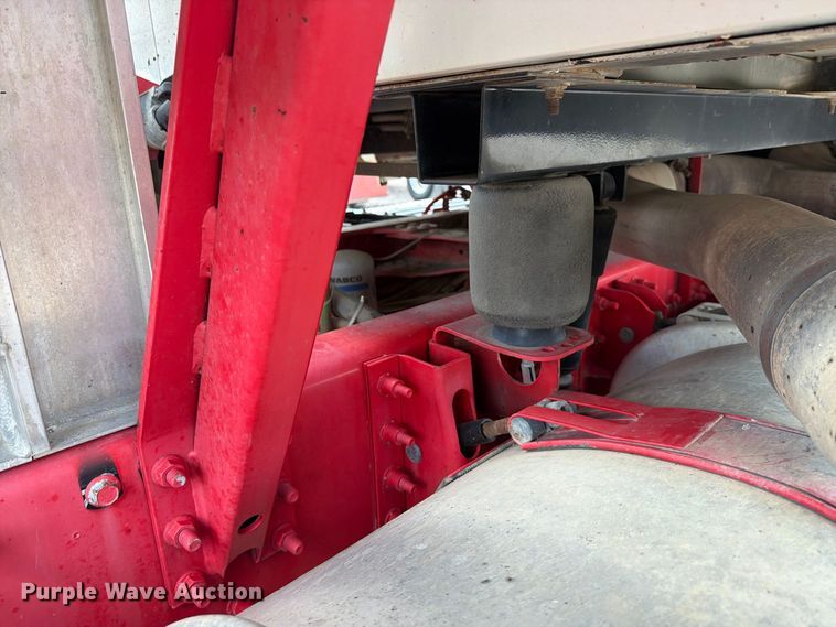 image for item EP7579 2013 Mack CXU613 semi truck