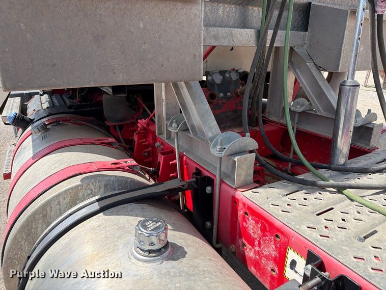 image for item EP7579 2013 Mack CXU613 semi truck