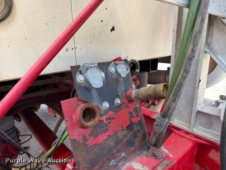 image for item EP7579 2013 Mack CXU613 semi truck