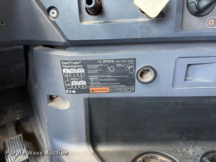 image for item EP7579 2013 Mack CXU613 semi truck