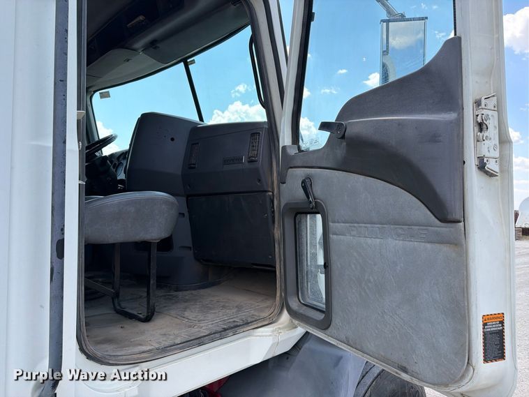 image for item EP7579 2013 Mack CXU613 semi truck