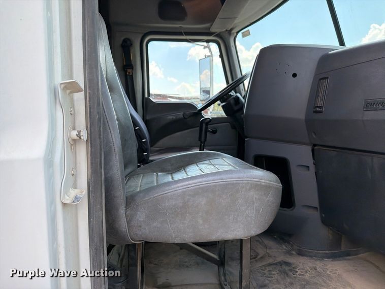 image for item EP7579 2013 Mack CXU613 semi truck