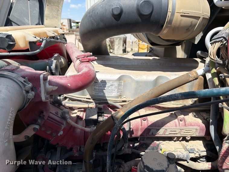image for item EP7579 2013 Mack CXU613 semi truck