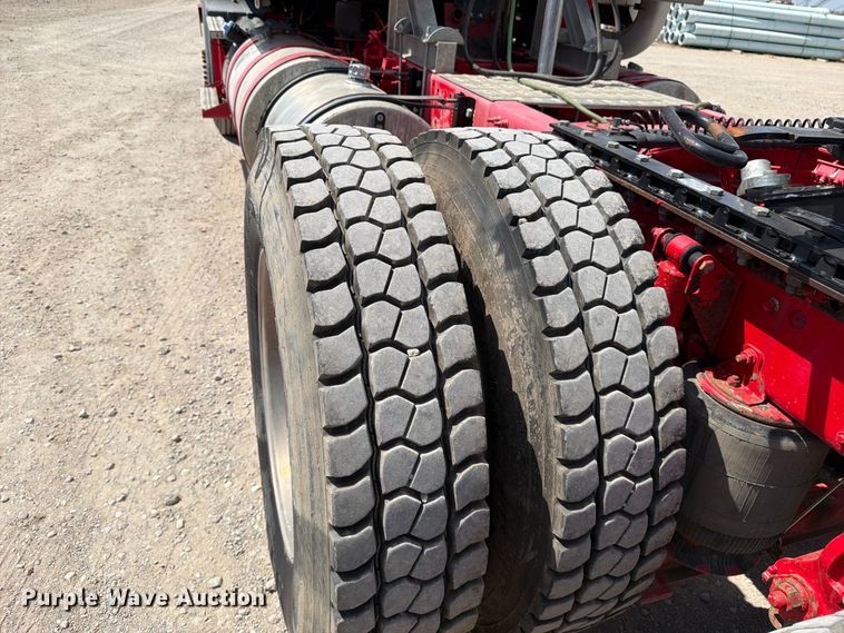 image for item EP7579 2013 Mack CXU613 semi truck