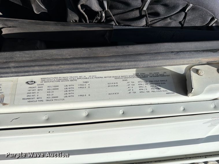image for item EP7579 2013 Mack CXU613 semi truck