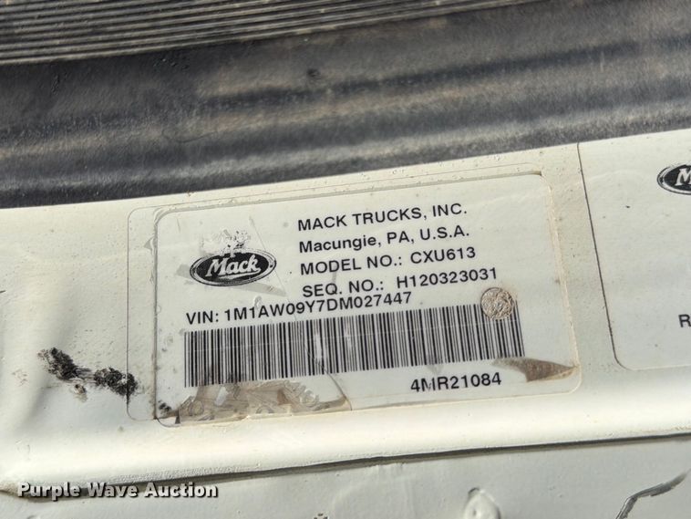 image for item EP7579 2013 Mack CXU613 semi truck