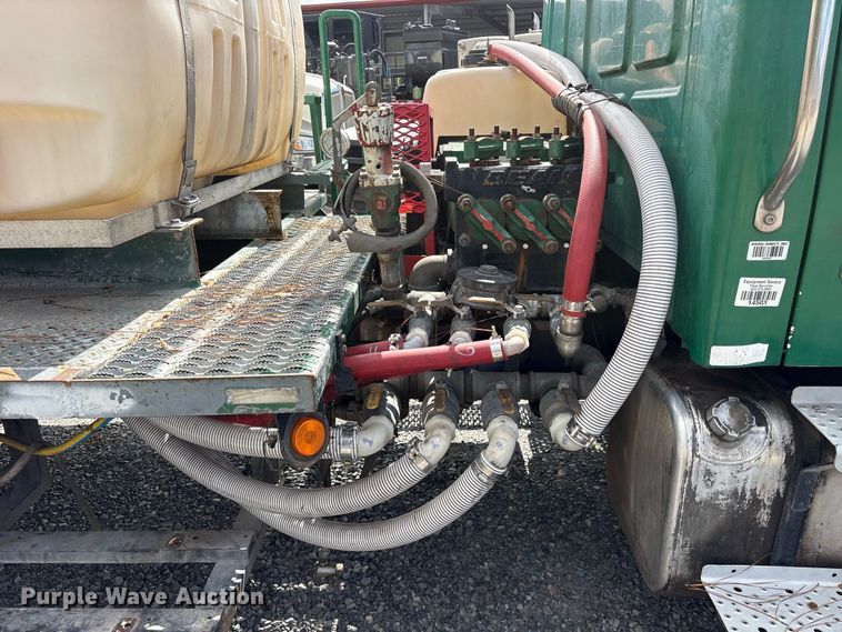 image for item ES8094 2004 Sterling Truck Acterra tank truck