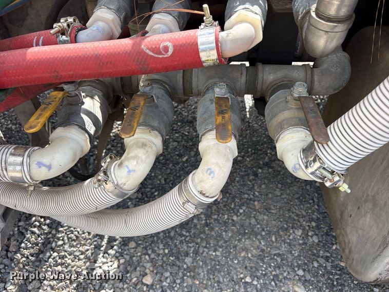 image for item ES8094 2004 Sterling Truck Acterra tank truck