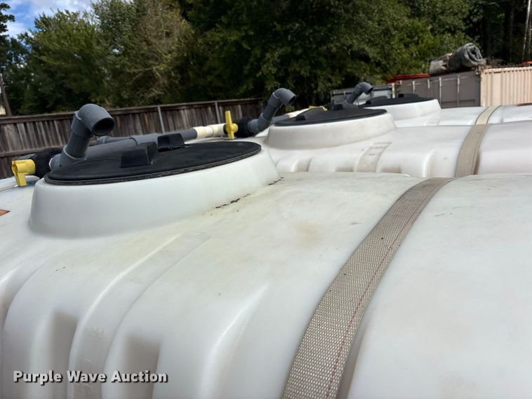 image for item ES8094 2004 Sterling Truck Acterra tank truck