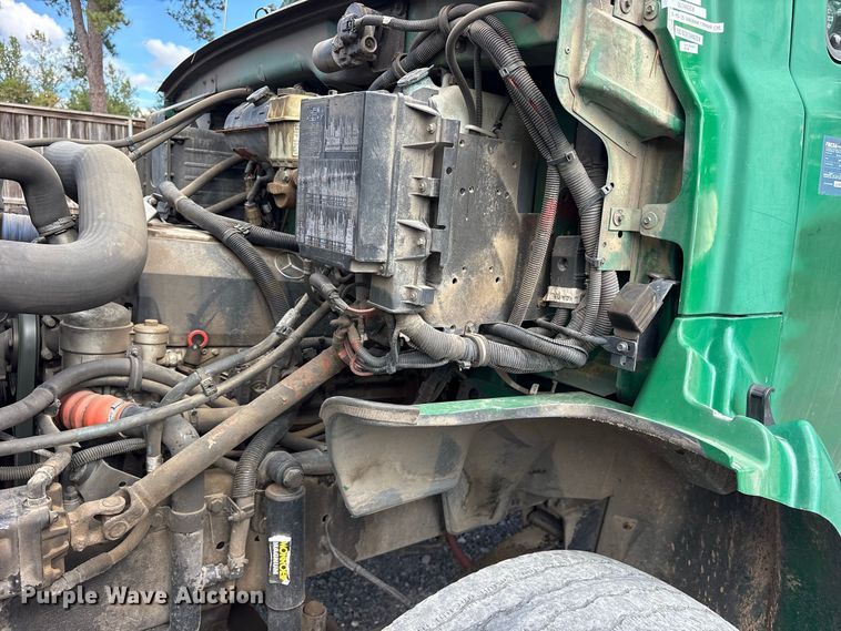image for item ES8094 2004 Sterling Truck Acterra tank truck