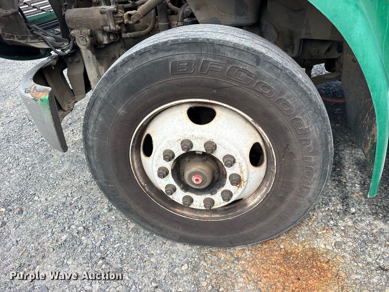 image for item ES8094 2004 Sterling Truck Acterra tank truck