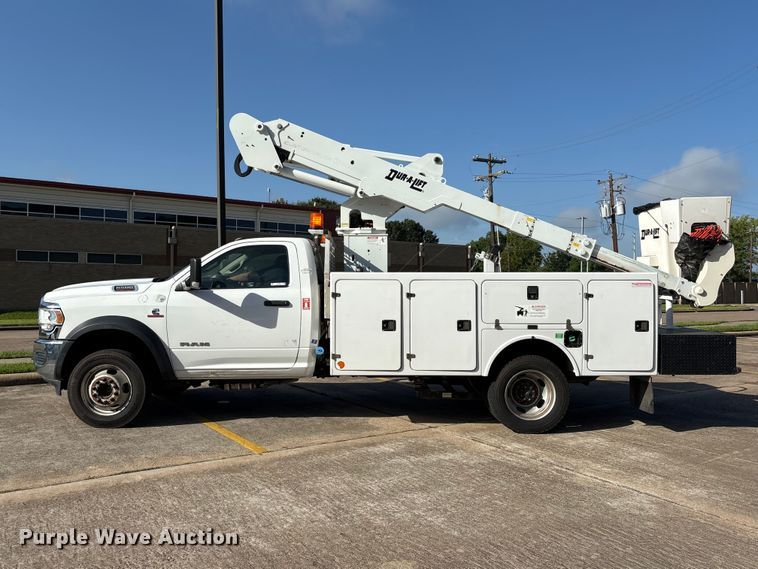 image for item EU0866 2019 RAM 5500 bucket truck