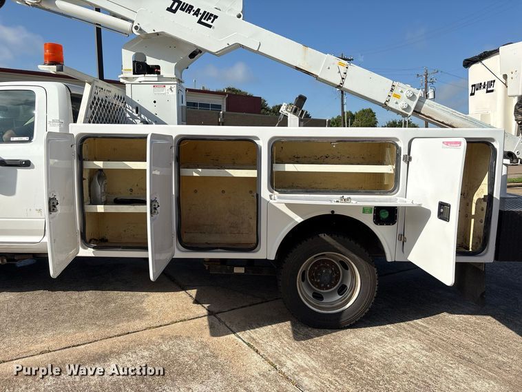 image for item EU0866 2019 RAM 5500 bucket truck