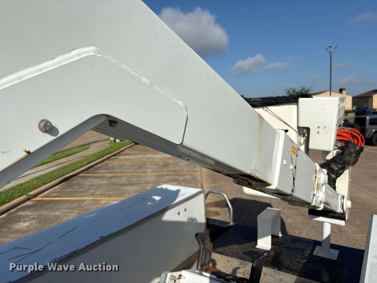 image for item EU0866 2019 RAM 5500 bucket truck