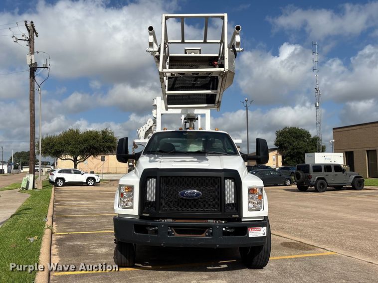 image for item EU0872 2017 Ford F750 bucket truck