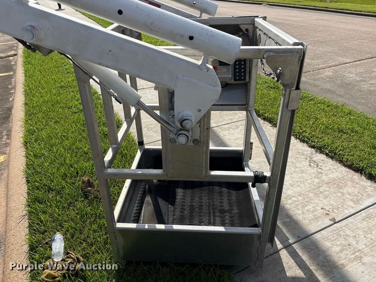 image for item EU0872 2017 Ford F750 bucket truck