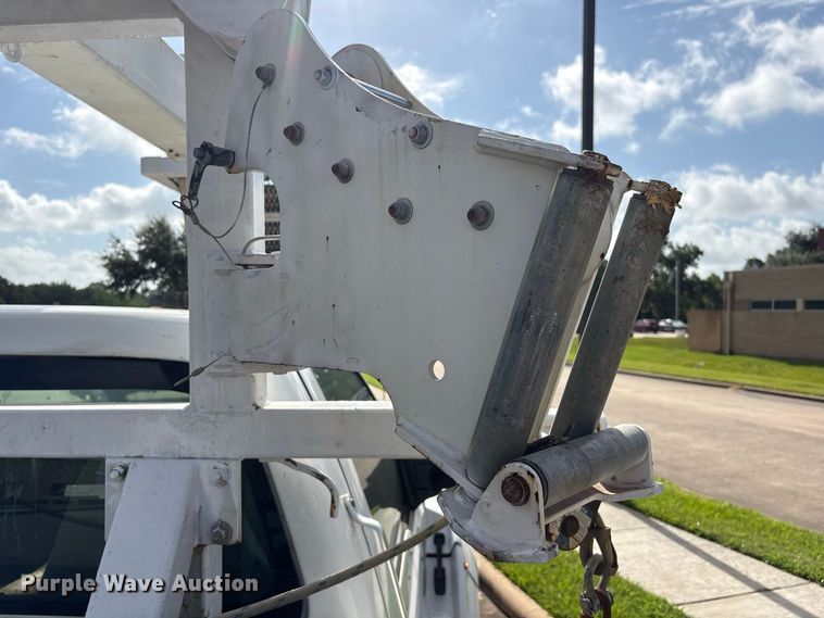 image for item EU0872 2017 Ford F750 bucket truck