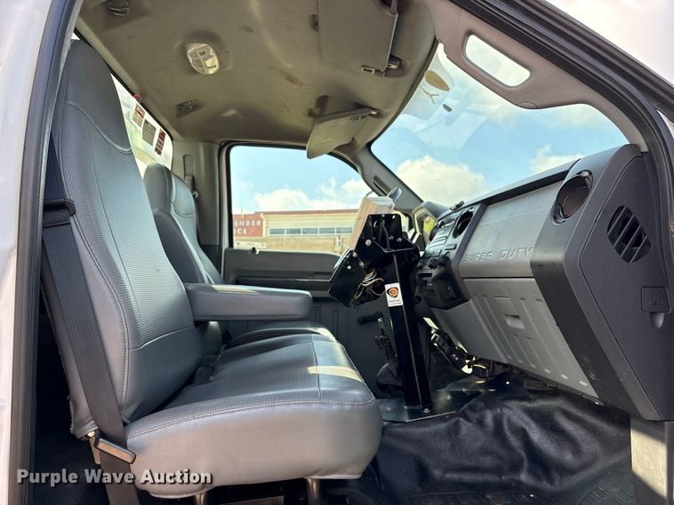 image for item EU0872 2017 Ford F750 bucket truck