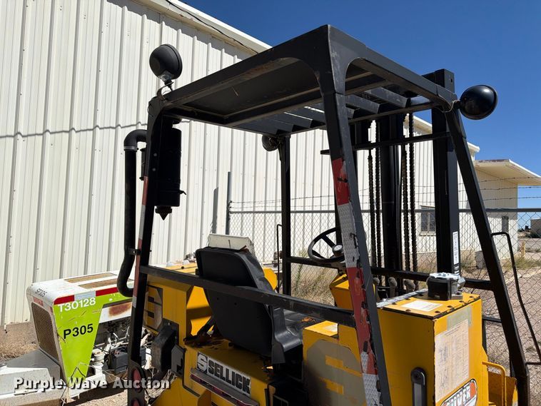 image for item EW2243 Sellick TMF-55 forklift