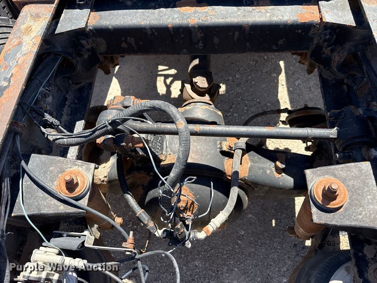 image for item EW4265 1987 Peterbilt 567 semi truck