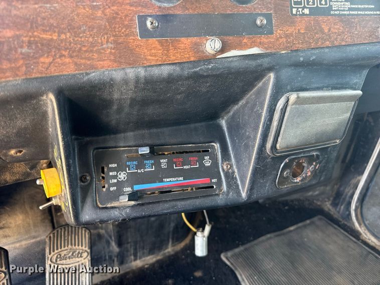 image for item EW4265 1987 Peterbilt 567 semi truck