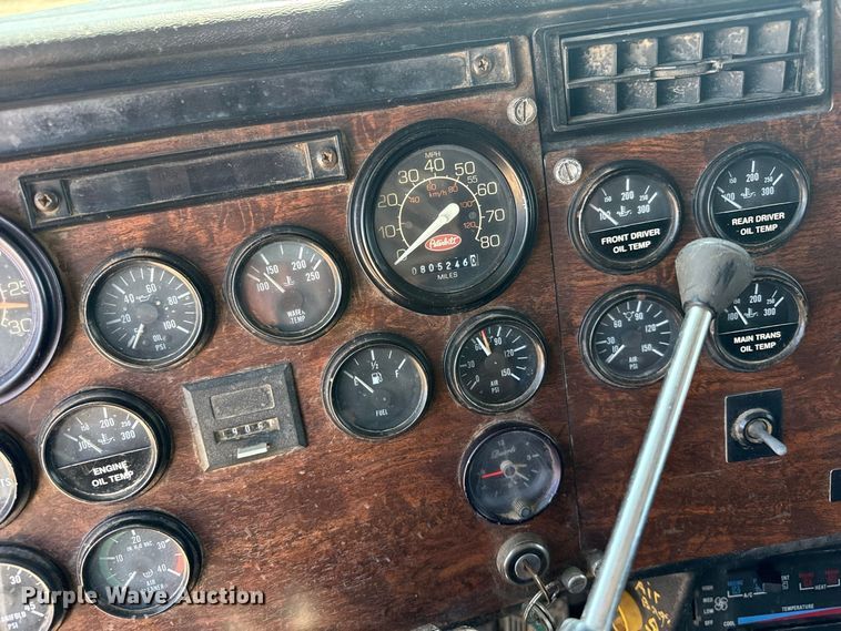 image for item EW4265 1987 Peterbilt 567 semi truck