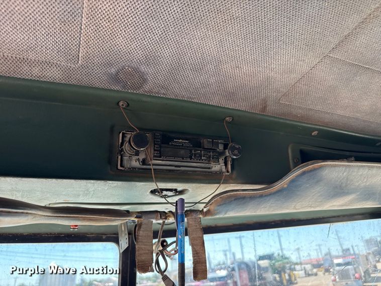 image for item EW4265 1987 Peterbilt 567 semi truck