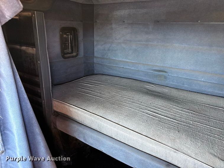 image for item EW4265 1987 Peterbilt 567 semi truck