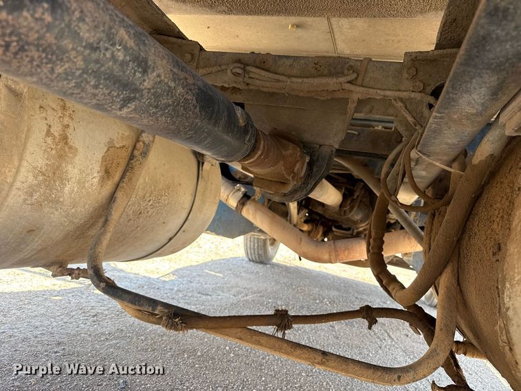 image for item EW4265 1987 Peterbilt 567 semi truck