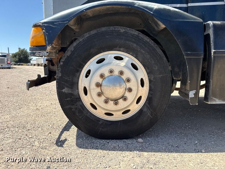 image for item EW4265 1987 Peterbilt 567 semi truck