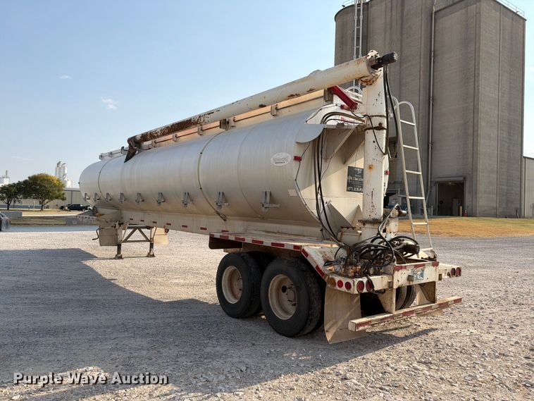 image for item EW8626 2008 Pinion feed delivery trailer