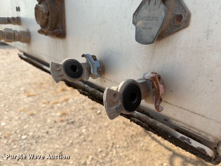 image for item EW8626 2008 Pinion feed delivery trailer