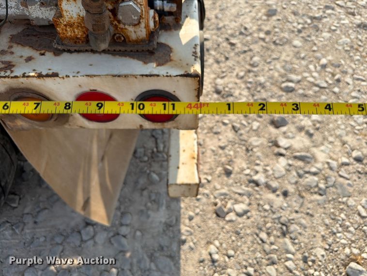 image for item EW8626 2008 Pinion feed delivery trailer