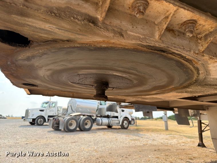 image for item EW8626 2008 Pinion feed delivery trailer