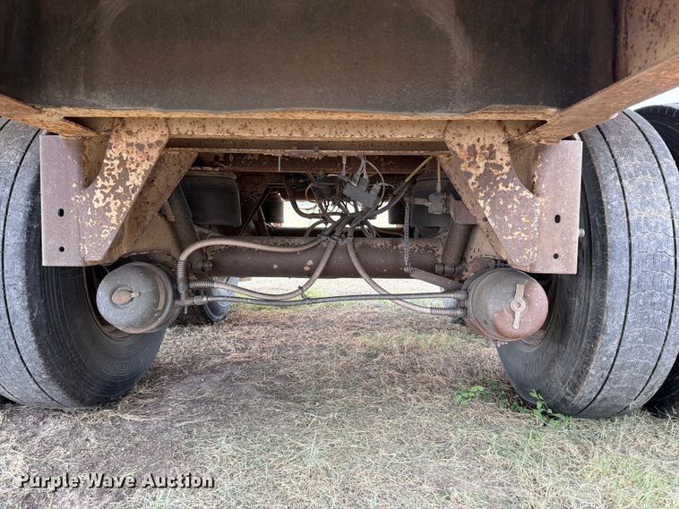 image for item EW8626 2008 Pinion feed delivery trailer