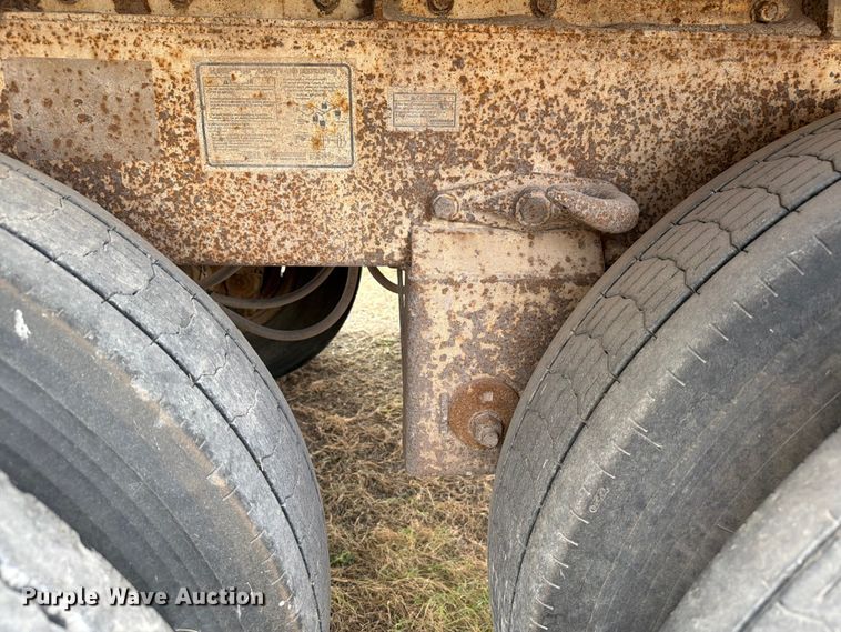 image for item EW8626 2008 Pinion feed delivery trailer