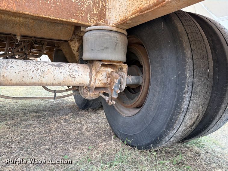 image for item EW8626 2008 Pinion feed delivery trailer