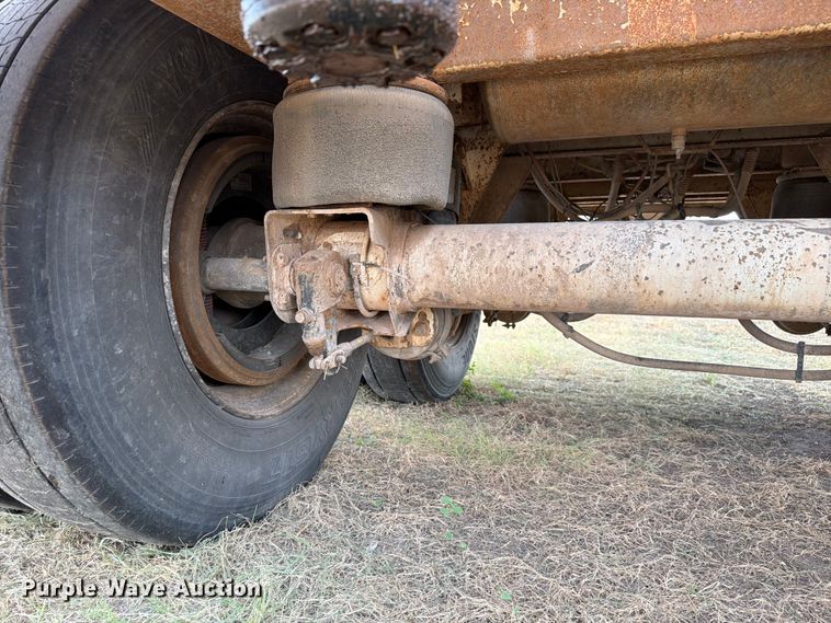 image for item EW8626 2008 Pinion feed delivery trailer