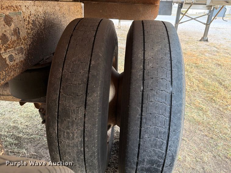 image for item EW8626 2008 Pinion feed delivery trailer