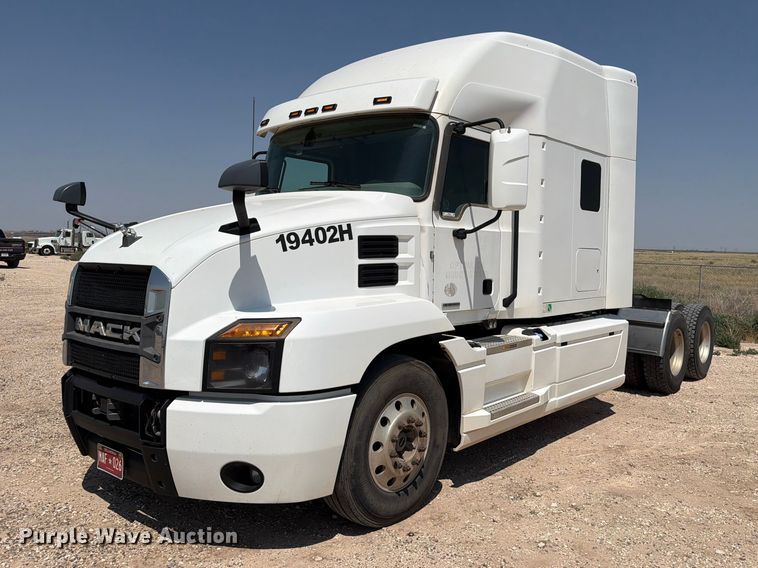 2019 Mack Anthem semi truck