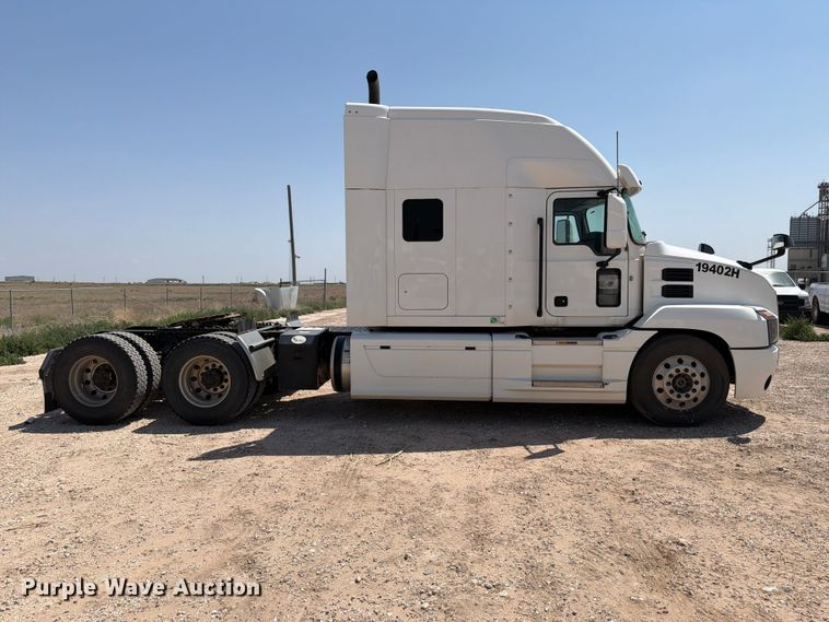 image for item EW8648 2019 Mack Anthem semi truck