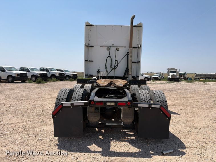 image for item EW8648 2019 Mack Anthem semi truck