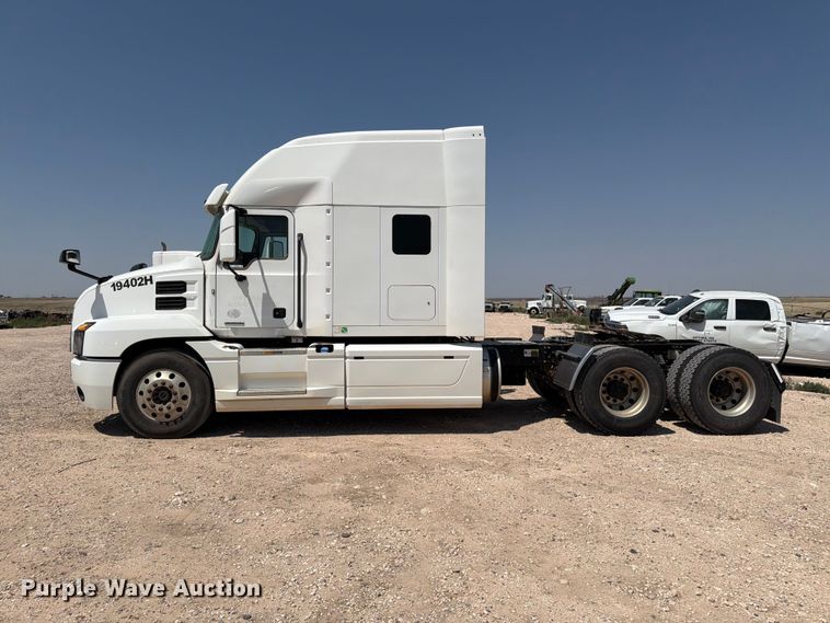 image for item EW8648 2019 Mack Anthem semi truck