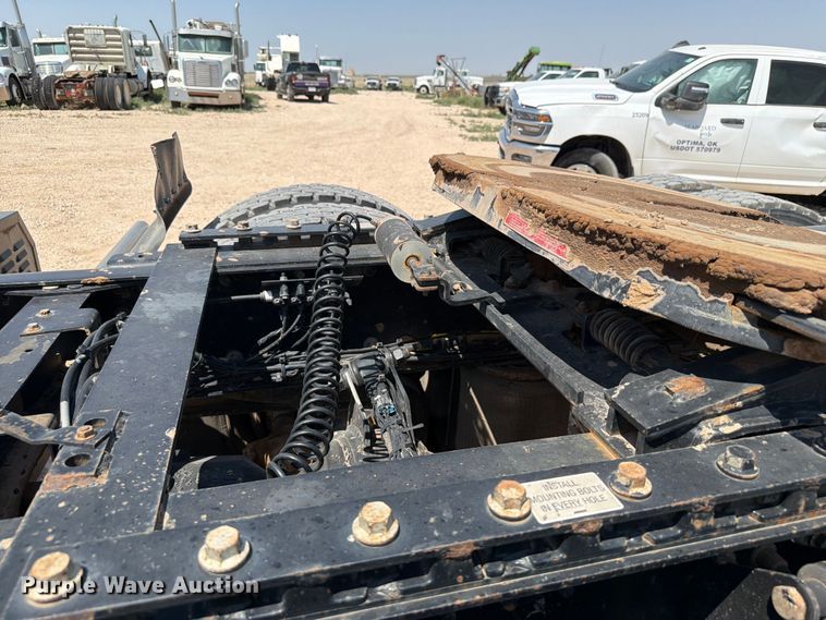 image for item EW8648 2019 Mack Anthem semi truck