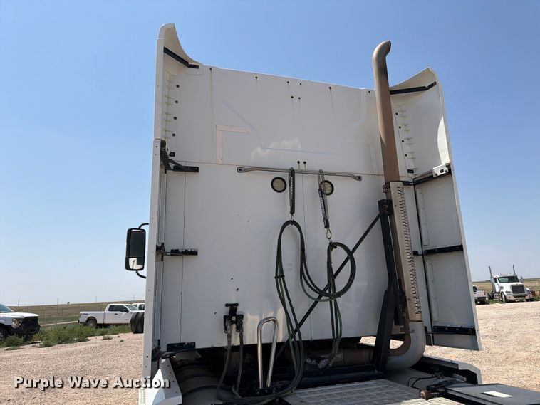image for item EW8648 2019 Mack Anthem semi truck