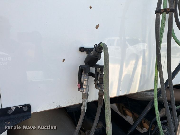 image for item EW8648 2019 Mack Anthem semi truck